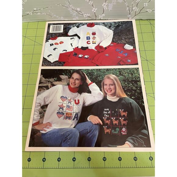 Cross Stitch Leaflet Lot Of 3 Dimensions & Leisure Arts More Sweaters Cow Belles - Picture 9 of 10